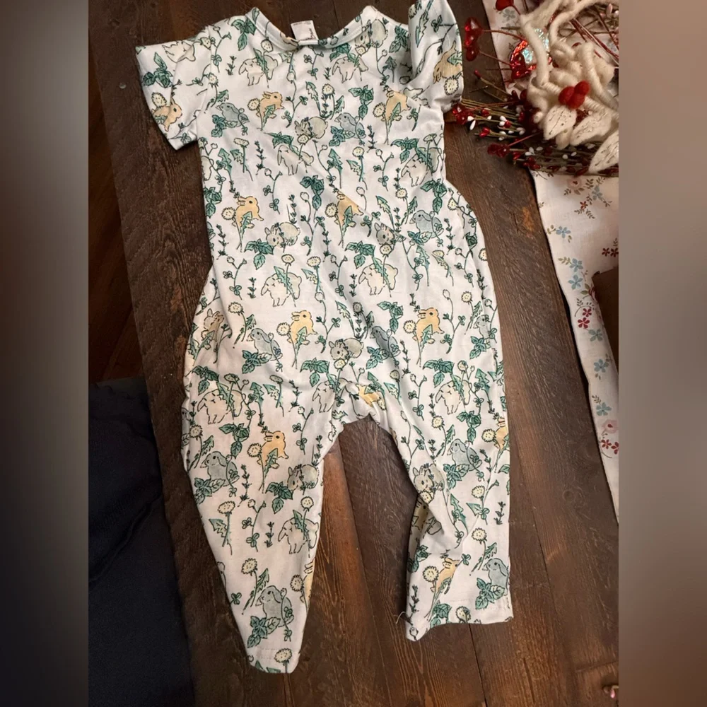 Baby Girl Clothes Floral Print Jumpsuit 12-18 months Easter bunny 🐰 EUC!